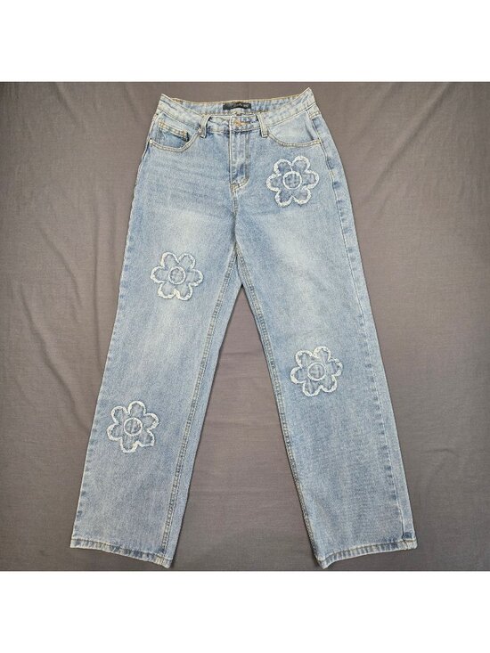 Cali 1850 Denim - Cali 1850 Size 7/28 Straight Leg Embroidered Floral Patch Light Wash Denim Jeans